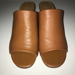 Kenneth Cole Reaction Tan Mule Heels